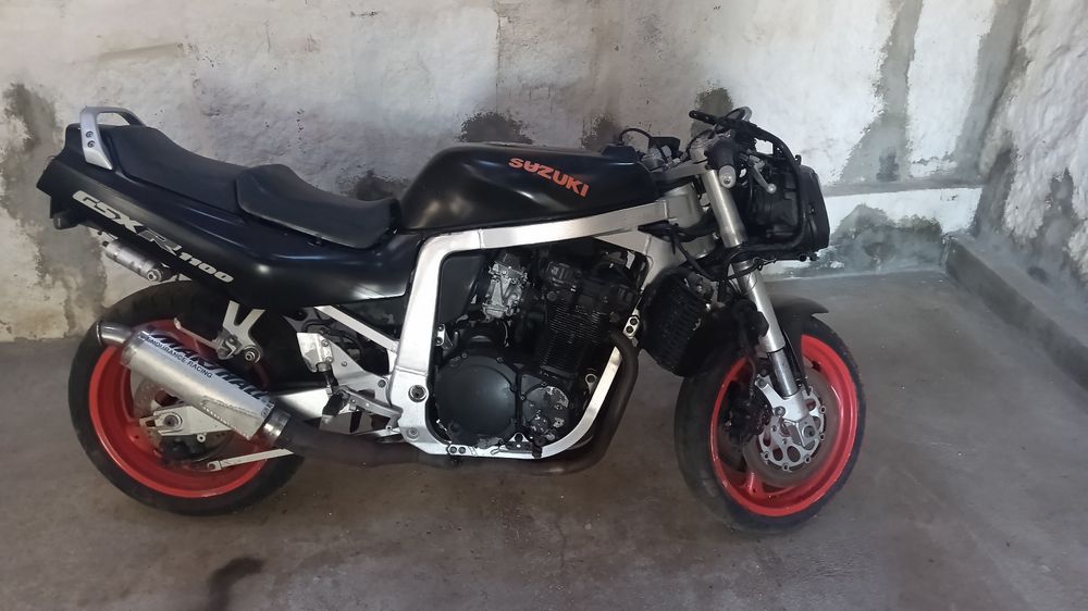 Suzuki GSXR 1100 156cv