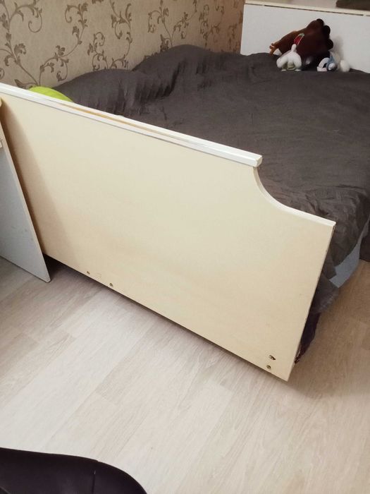 Продам ліжко  в нормальному стані.