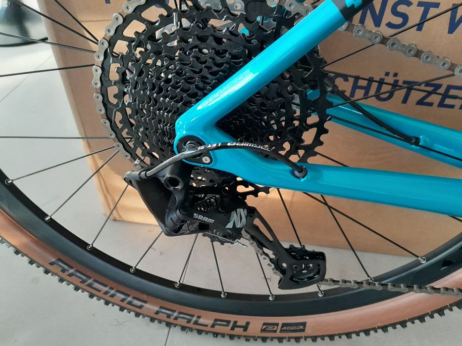 Nowy Cube Reaction C:62 One carbon'n'white ,aquamarine´n´black M /L/XL