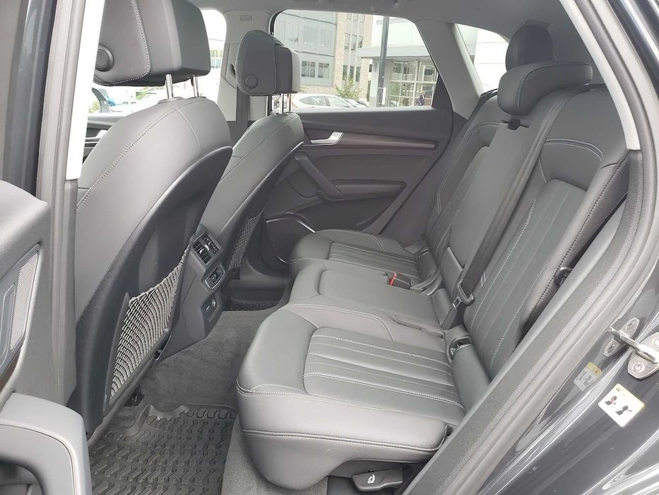 Audi Q5      2021