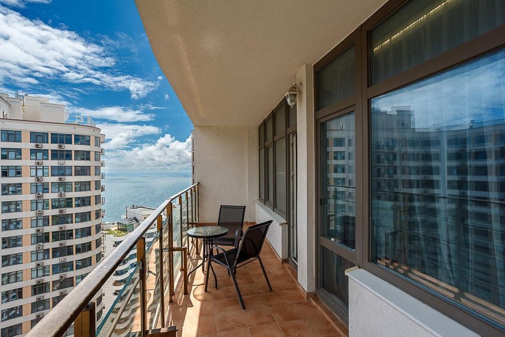 Посуточно Аркадия, Каманина, квартира с ТЕРРАСОЙ вид на море ПОДОБОВО