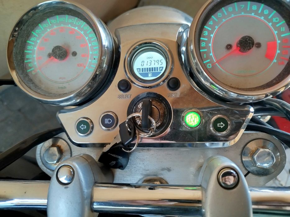 Motocykl Hyosung Aquila 125