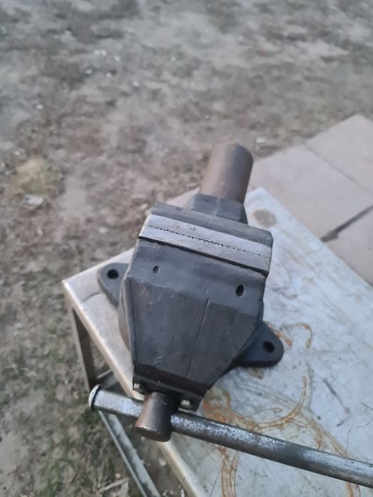 Настільні слюсарні тиски 140мм