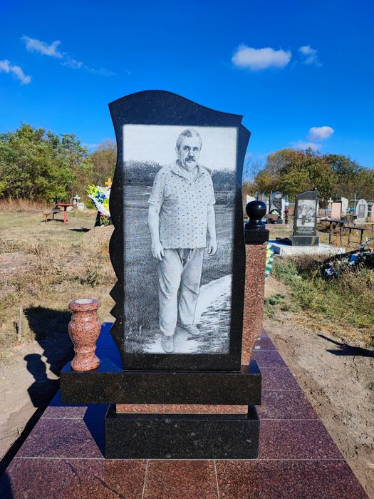 Памятники Кременчуг любой сложности.