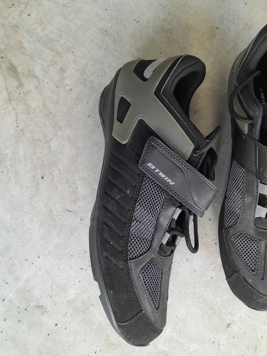 Sapatos de encaixe