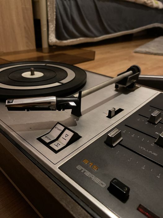 Kolekcjonerski  Gramofon philips z lat 70