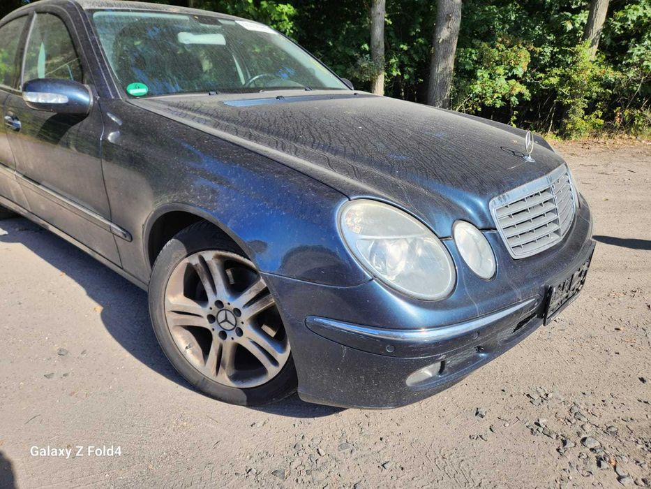 W211 C189 Maska przedlift