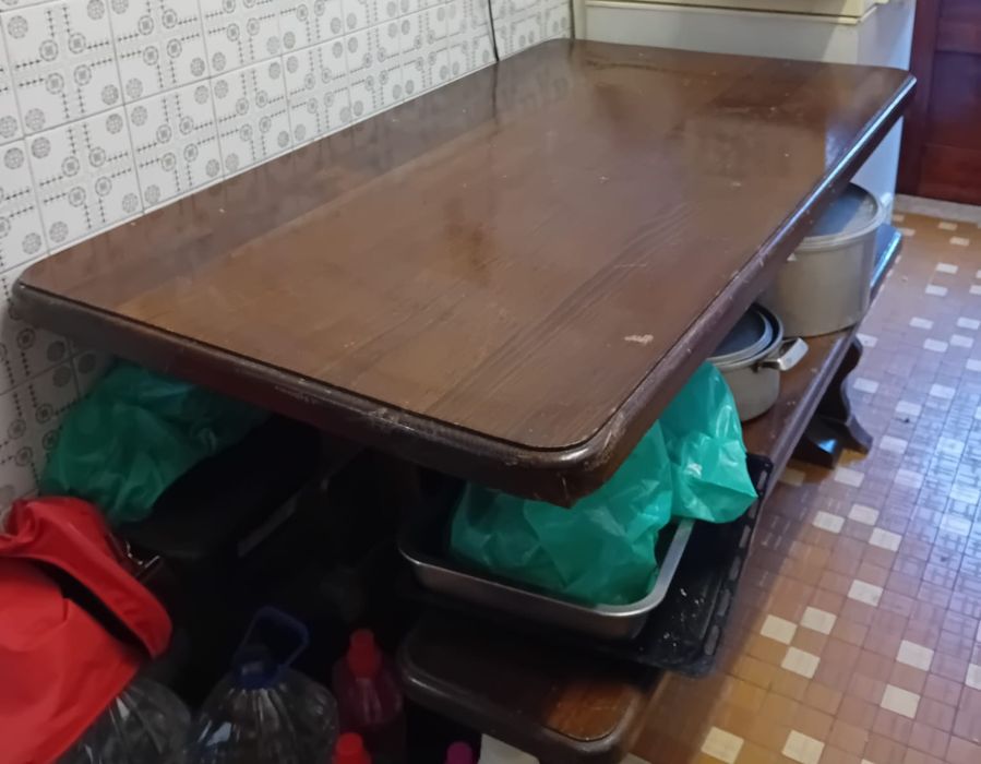 Vende se mesa de cozinha