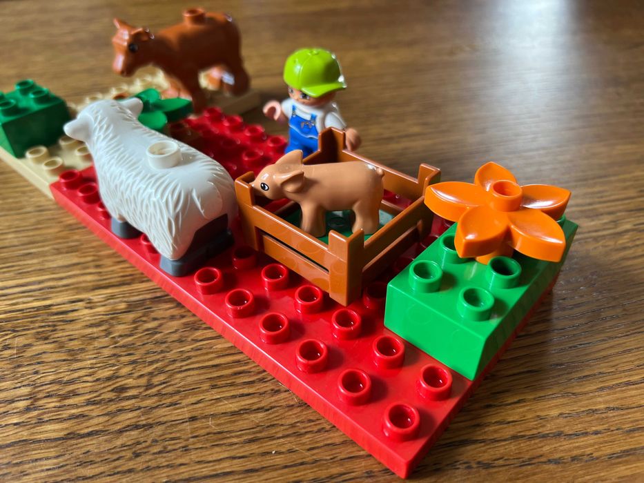 Lego Duplo - zestaw FARMA - farmer, krowa, owca, świnka +