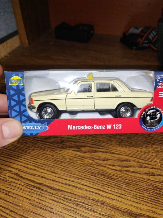 Mercedes-Benz W123 Welly/Велли 1:34 нечаста модель
