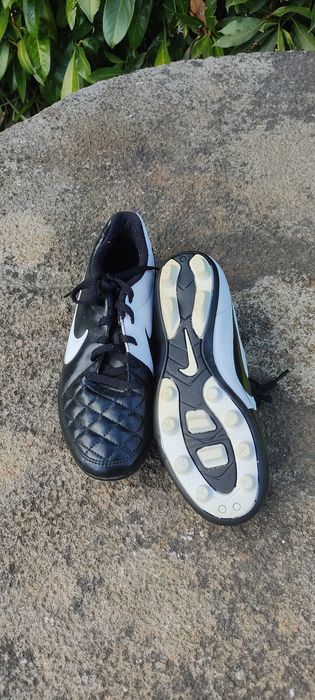 Chuteiras Nike e adidas