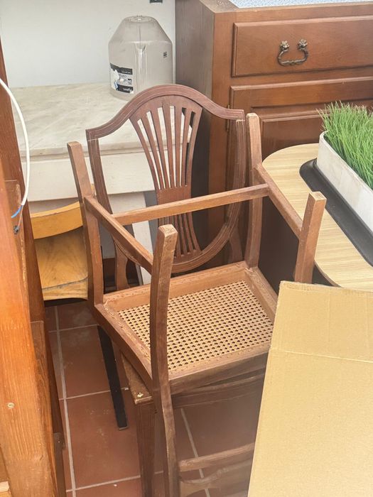 Móveis e camas variados