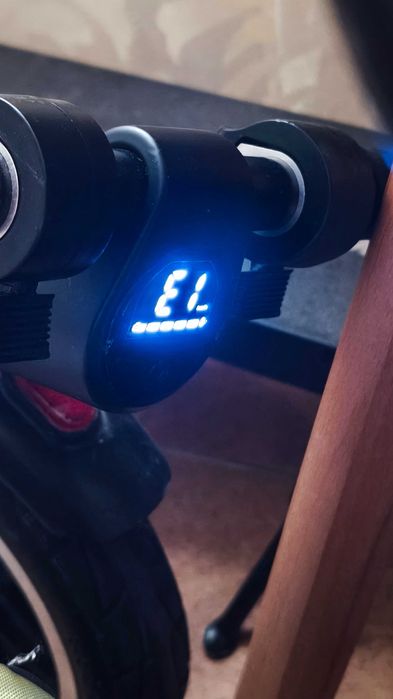 Trotinete elétrico Urbanglide 85s (350W) (da erro E9)