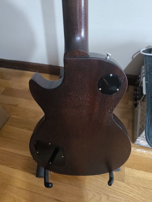 Gibson les Paul studio faded 2010