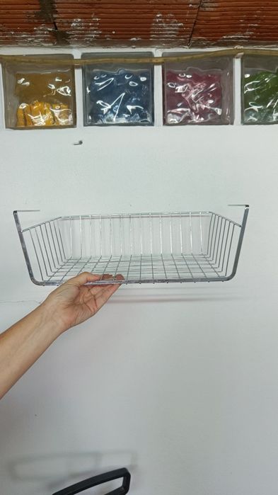 Cesta de metal para organização