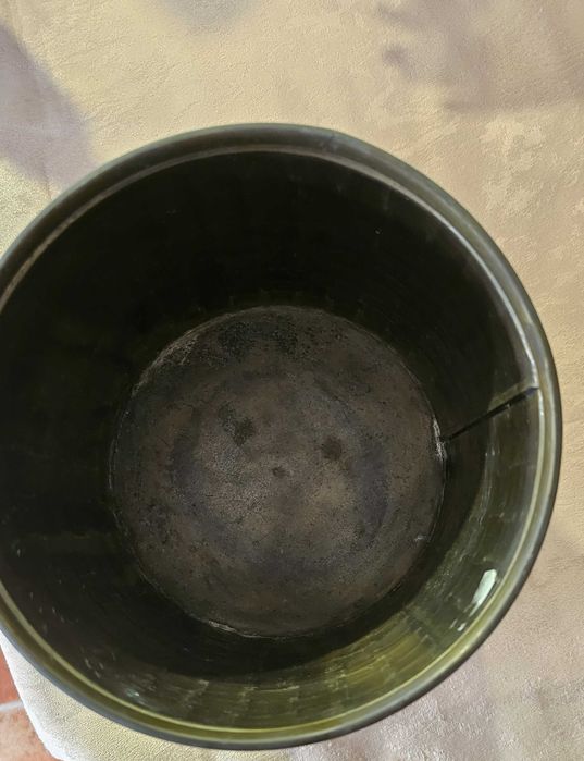 Vaso cachepot em latão