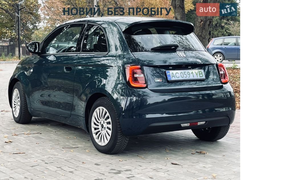 Новий Fiat 500e Abarth без пробігу