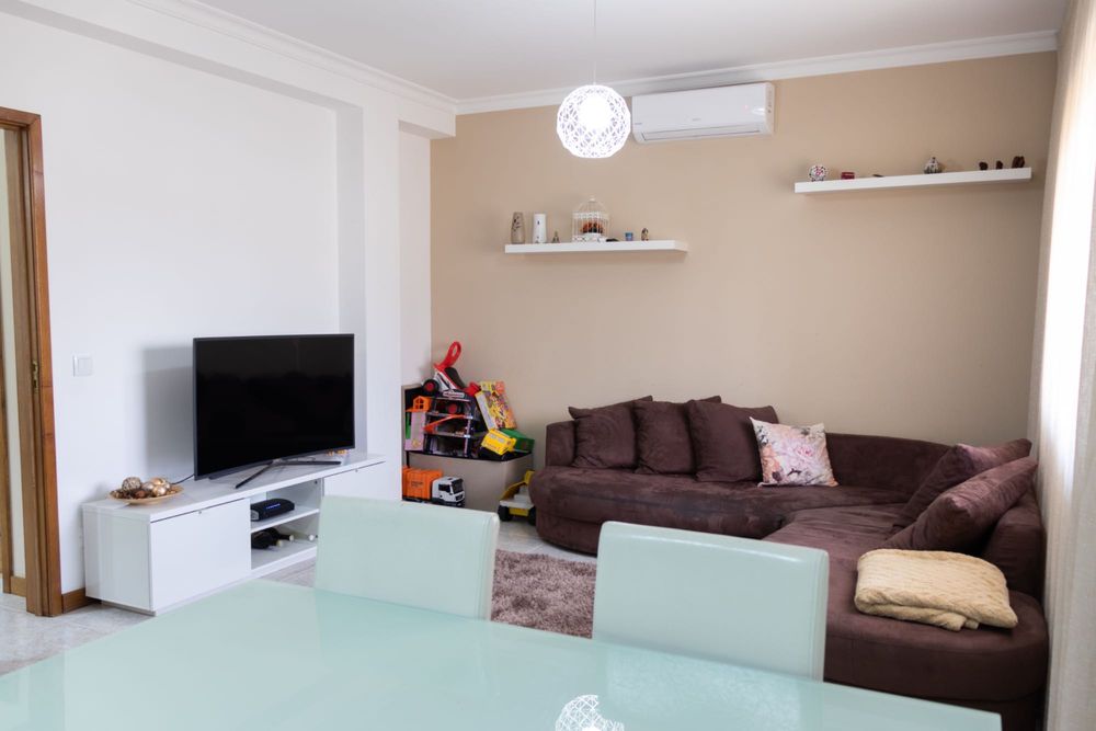 Apartamento t1+1 canedo