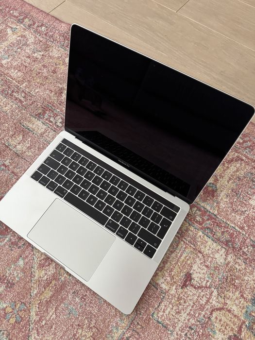 MacBook Pro 13” 2017 | i5 | 8 GB RAM | SSD 500 GB