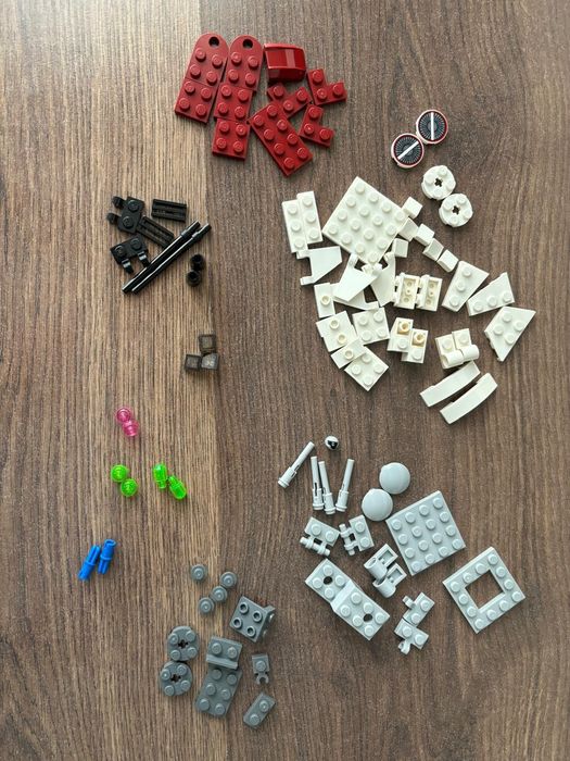 LEGO Star Wars # 75072
Microfighters ARC-170 Starfighter
[figurina pil