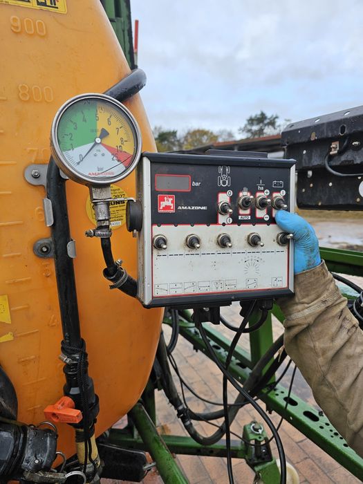 Opryskiwacz zawieszany Amazone UF 1000l pełna hydraulika