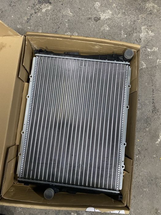 Радиатор БМВ е 46 Радіатор БМВ е 46 Радиатор D7B006TT БМВ