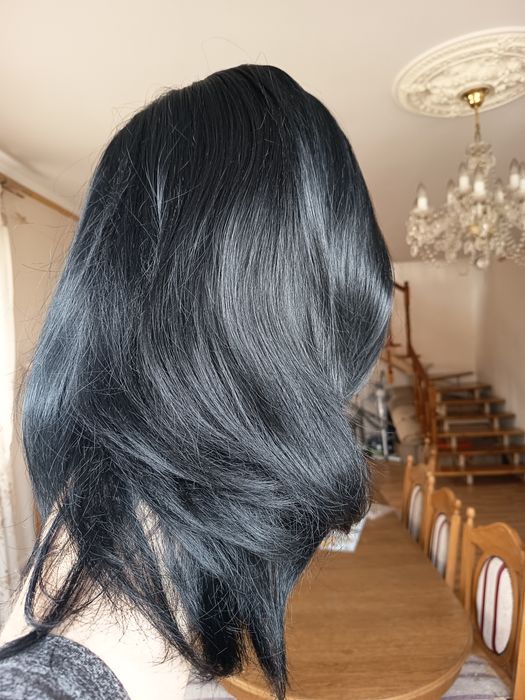 Парик чудовий...