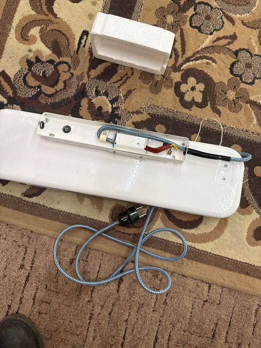Grzejnik naścienny biały ZASS 1800w