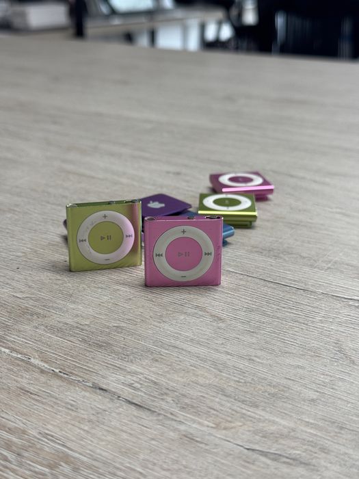 Apple iPod Shuffle 2GB mp3 плеєр