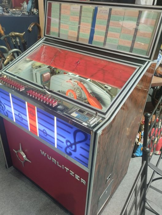 Jukebox de vinil a funcionar