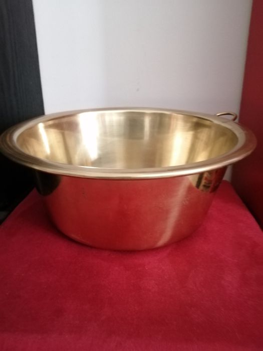 Alguidar de latao com pega