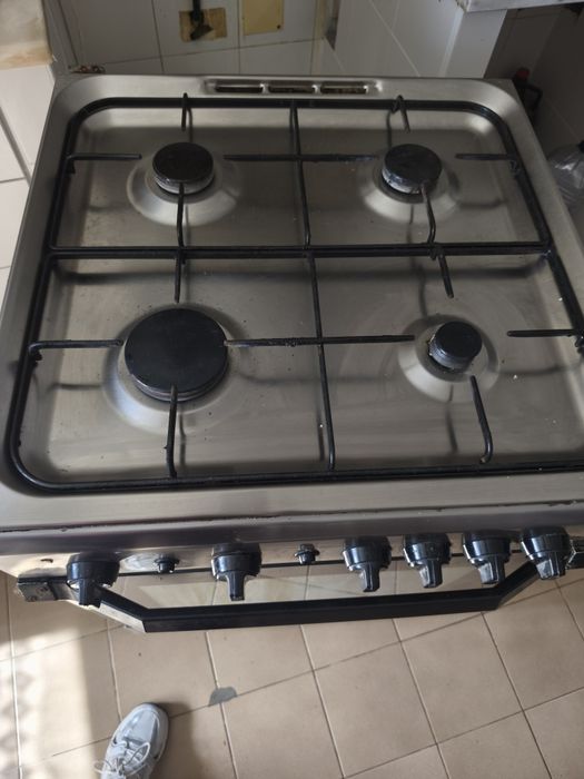 Fogão de 4 bocas