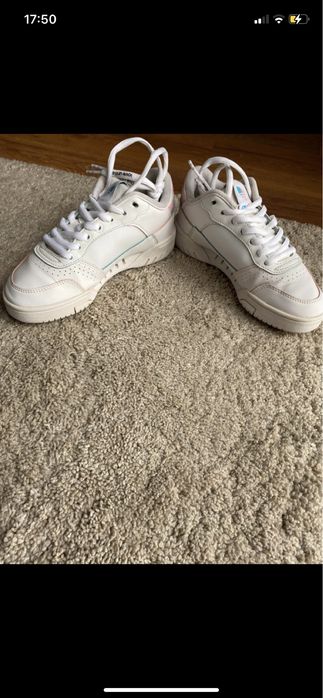 Buty adidas Carrera Low Pride, rozm 36