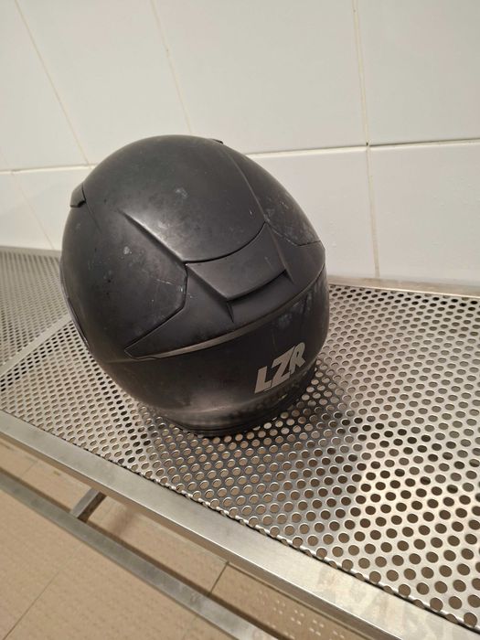 2 Capacetes helmet em bom estado