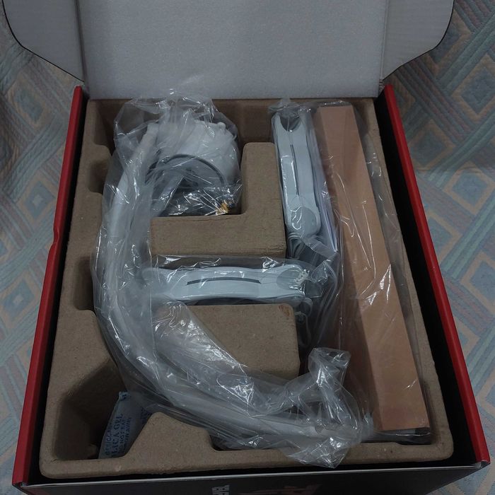 Tempest Gaming Liquid Cooler 240 Kit Refrigeração Líquida RGB Branco
