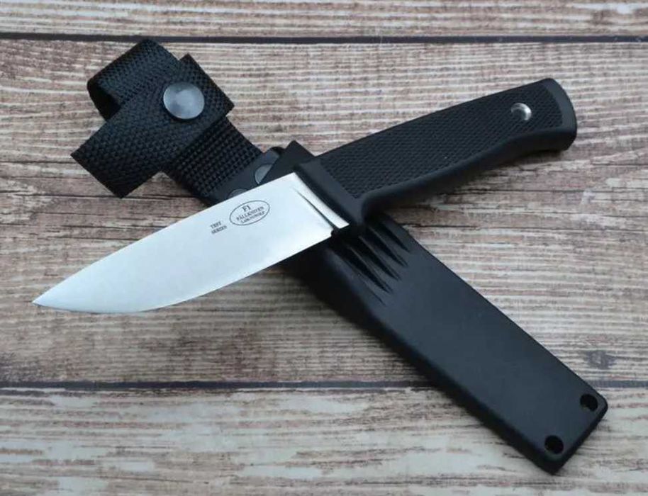 Ніж Fallknive F1 , 21см , Нож Ф1 має плстиковий чохол, сталнвий ніж.