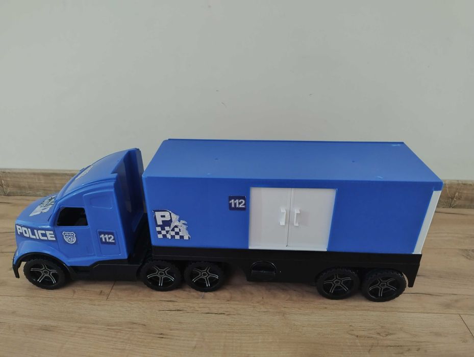 Auto transporter policyjny