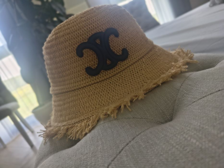 Kapelusz Celine na słońce czarne tłoczone logo emblemat
