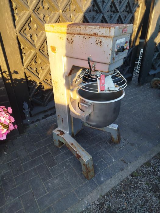 Mikser planetarny 30 litrów mieszarka ubijaczka planetarna