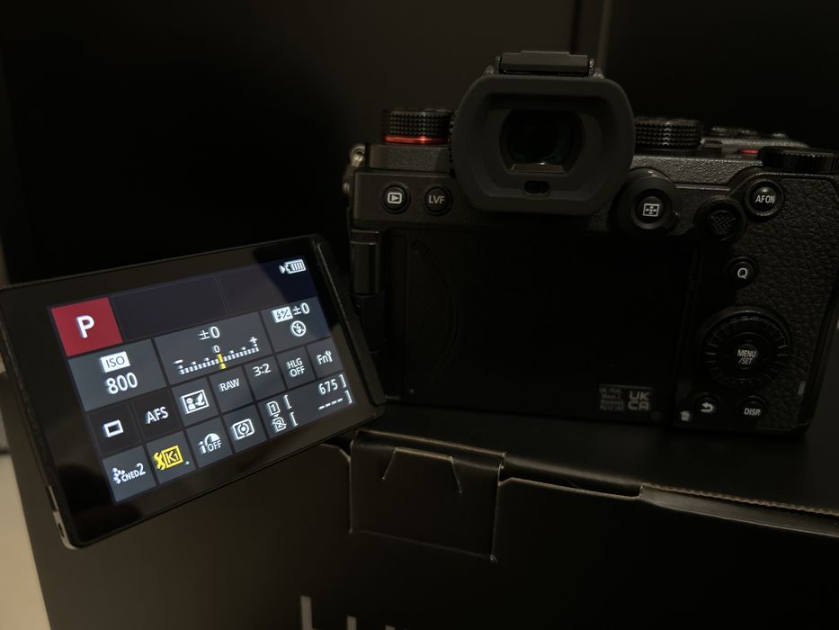 Panasonic Lumix S5D + Lente 18-40mm | Full Frame (Nova)