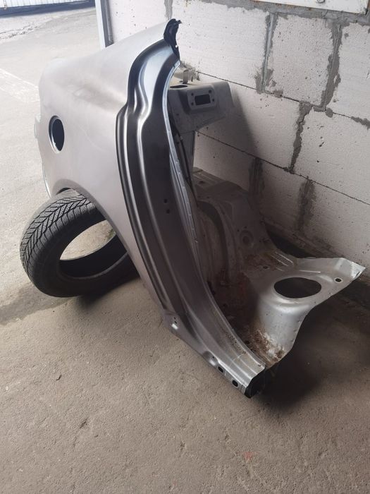 Продам кузовную деталь Jaguar XF