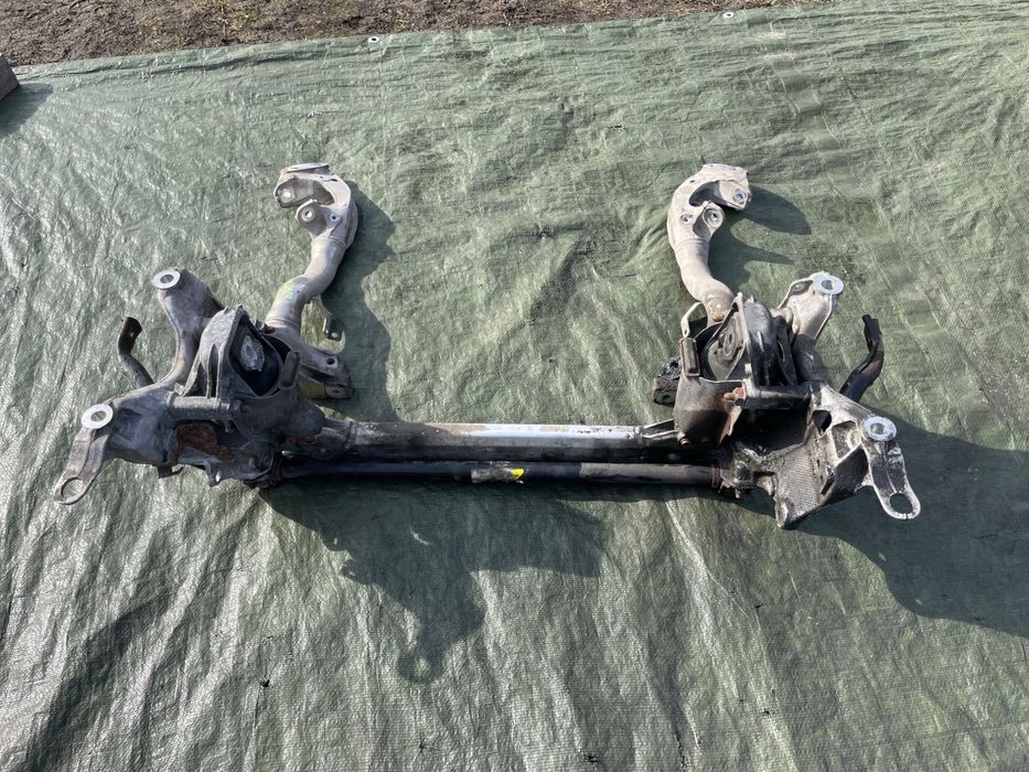 Sanki kołyska wózek sanki przód przednie  AUDI A5 8T AUDI A4 B8