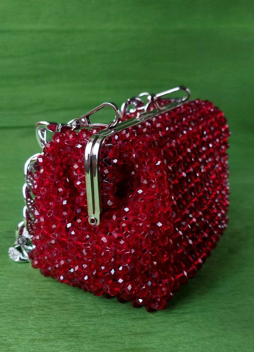 Exclusiva e Única Mala de Rubis de Vidro para Senhora