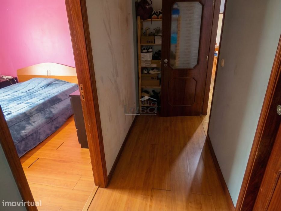 T2 com varanda, garagem box e excelente localização em Mafamude  Vi...