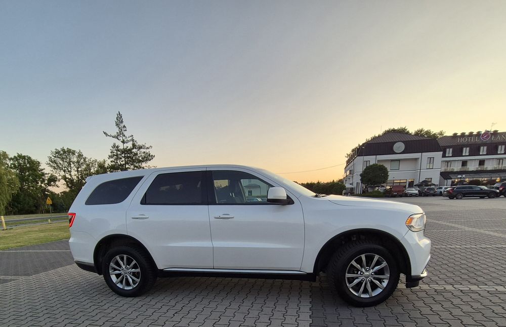 Dodge Durang SXT biała perła