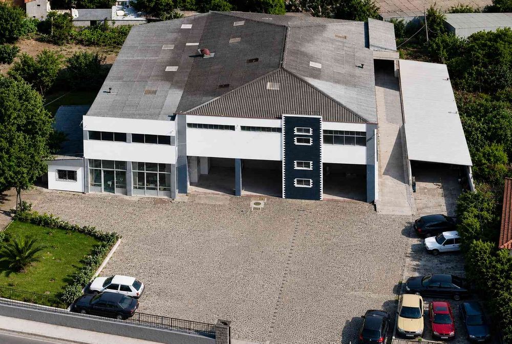 Armazém comercial empresarial a venda em Lousada