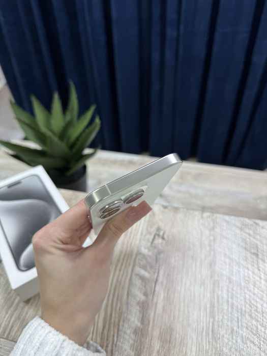 IPhone 15 Pro White Titanium. Айфон 15 Про Білий.
