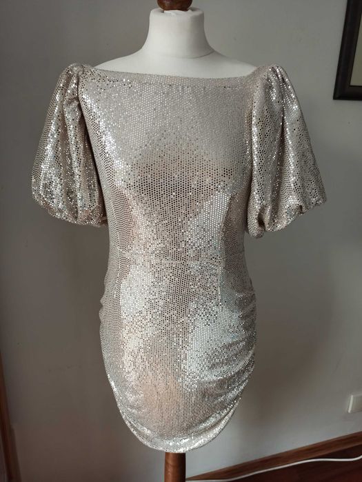 Sukienka w złote cekiny