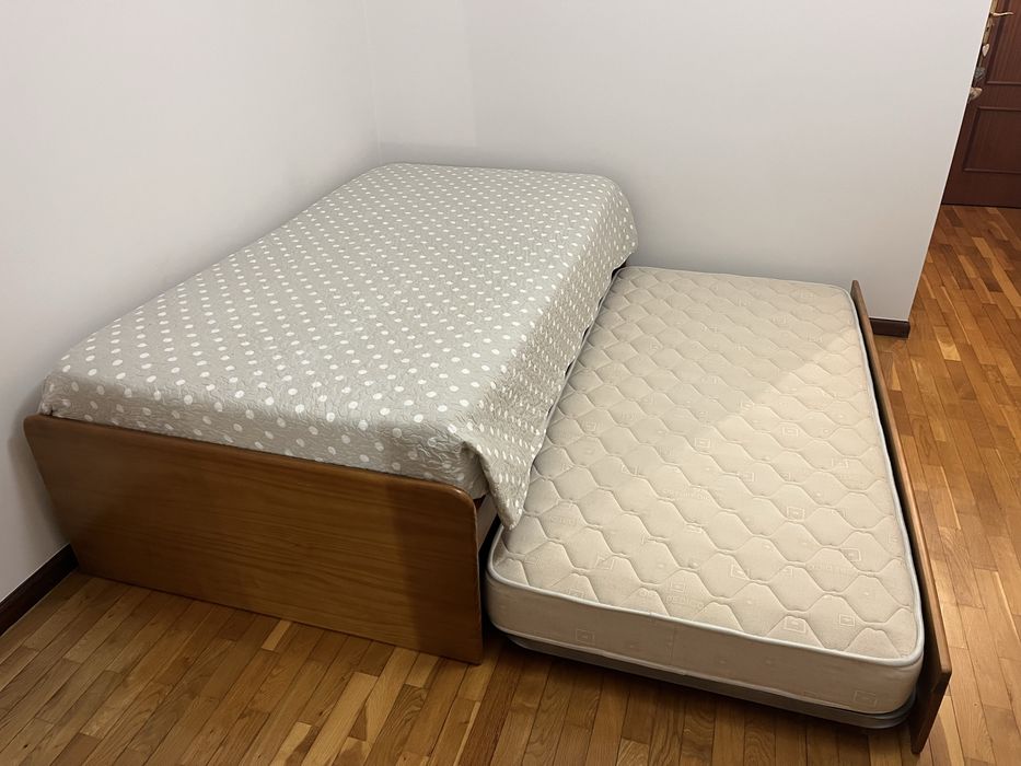 Cama dupla de solteiro