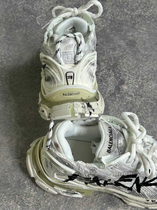 BALENCIAGA Runner graffiti кроссовки белые кеди кросівки чорні 43 40